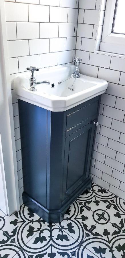 The Annexe - Private, Self-contained With Parking Apartment Southampton