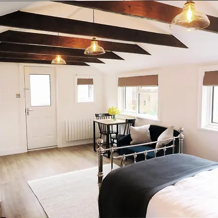 The Annexe - Private, Self-Contained With Parking Apartment Southampton Exterior photo