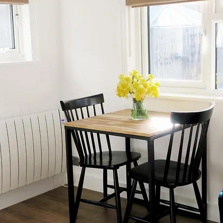 The Annexe - Private, Self-Contained With Parking Apartment Southampton Exterior photo